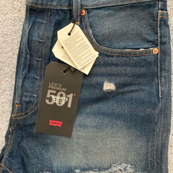 NWT(12/31) Levis premium 501 Hi-rise button fly cut offs!! - Picture 6 of 9